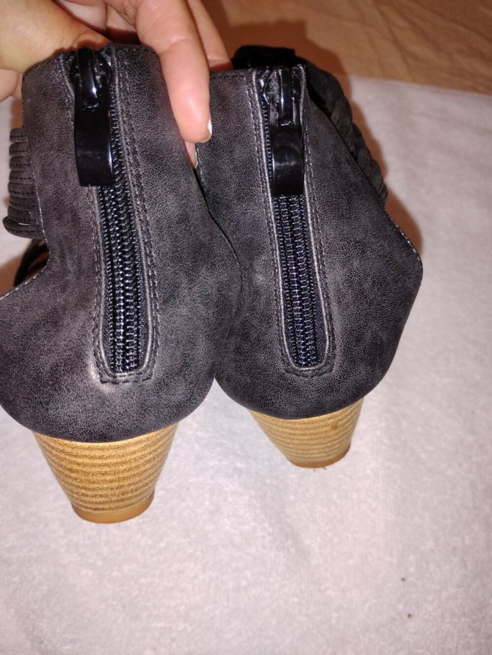 Zipper Sandals - Picture 3 of 6